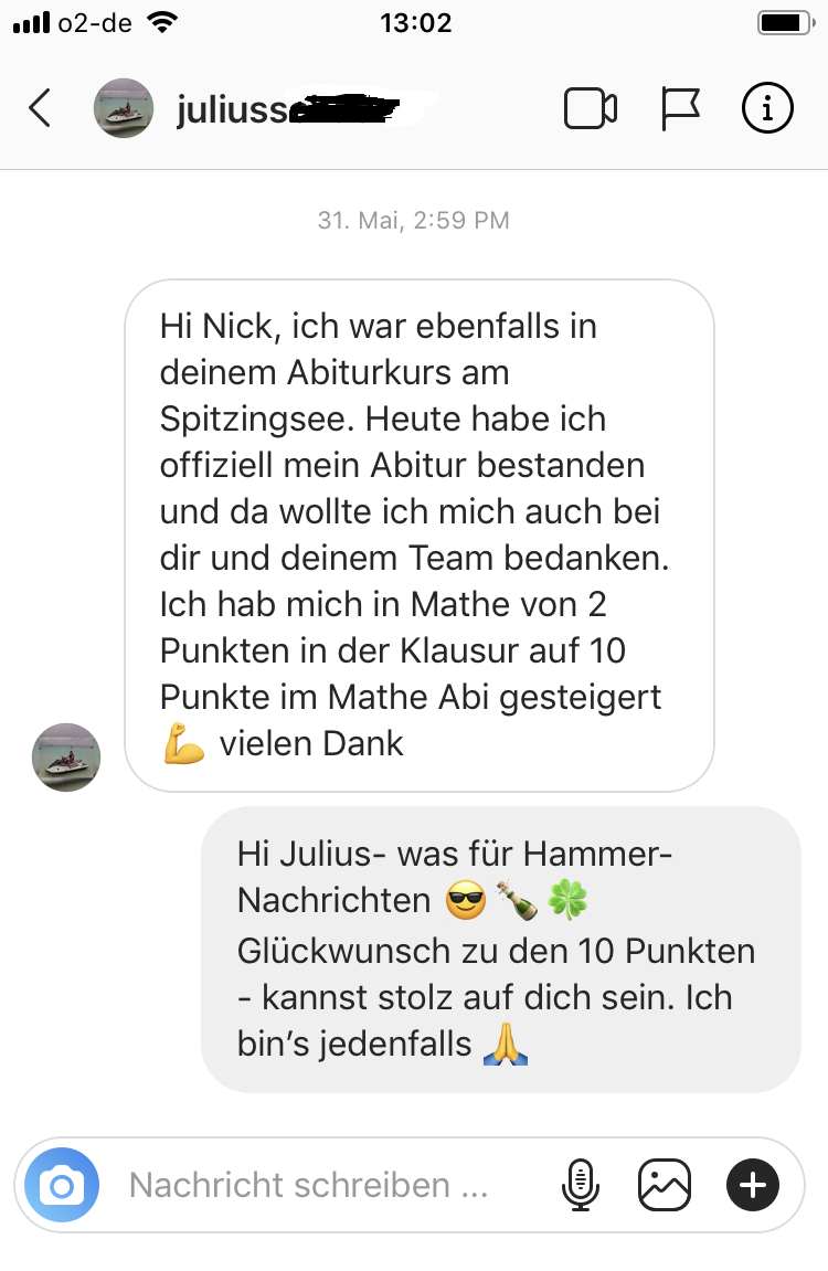 Ein Schüler, der sich positiv über den Abiturkurs äußert. Qualität ist wichtig und wir geben alles für den Erfolg unserer Schüler.